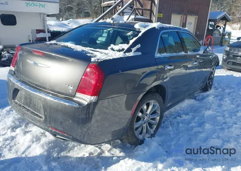2018 Chrysler 300 Limited Awd z USA, uszkodzony, nr VIN 2C3CCAKG1JH268030